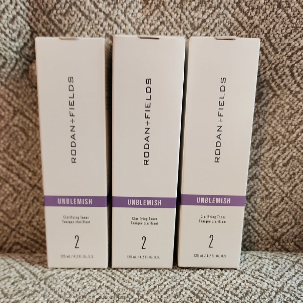 Rodan + Fields Unblemish Clarifying Toner 2 — White with Purple Band